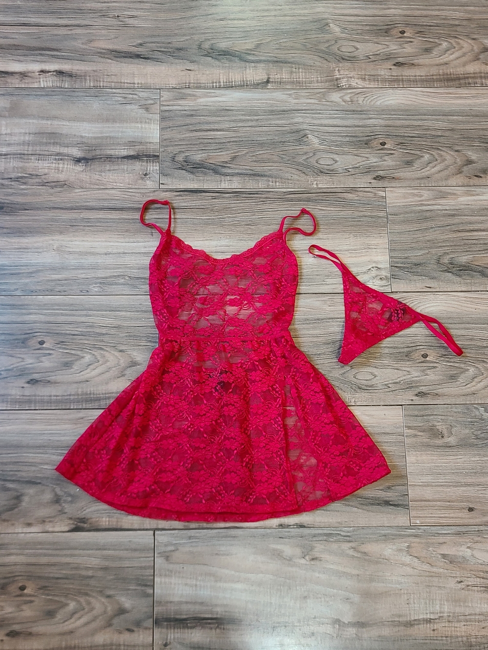 Victoria's Secret XS Hot Red Sheer Lace Babydoll Chemise / Thong Lingerie Set